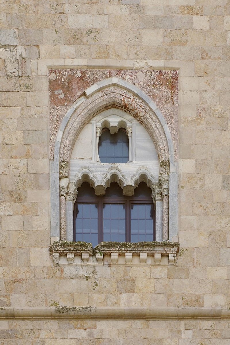 Castel_del_Monte_ Apulië.  foto google educatief  