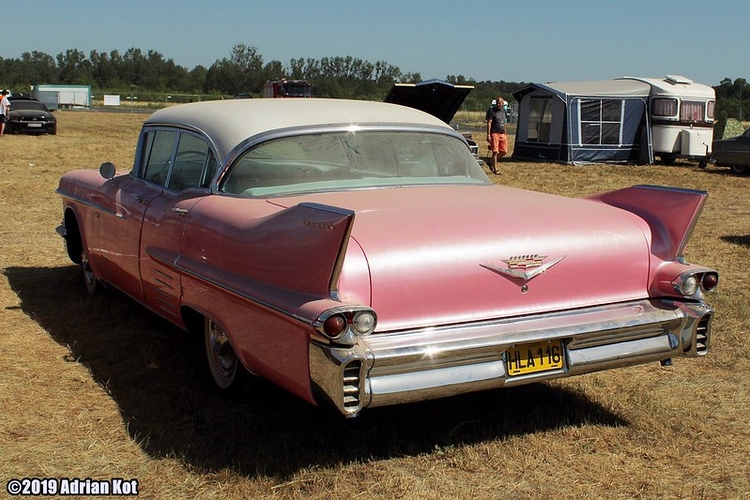 roze Cadillac, foto Adrian Kot 2019, bron: Flickr  