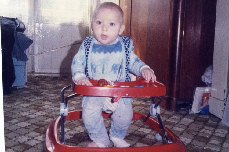Murat Murat is op de foto ongeveer 9 maanden oud. 