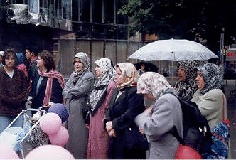Hongerstaking1 Medeleven en steun voor de hongerstakende vrouwen (Foto: ATKB, Vereniging van vrouwen uit Turkije in Amsterdam: www.atkb.nl). 
