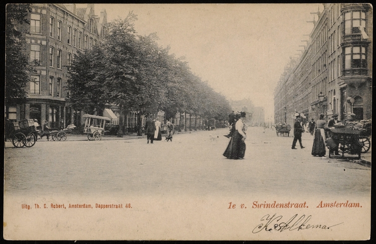 Eerste van Swindenstraat gezien vanaf de kruising met de Dapperstraat. Uitgave Th. C. Robert, Dapperstraat 46, Amsterdam, ca. 1900. Beeldbank SAA.  