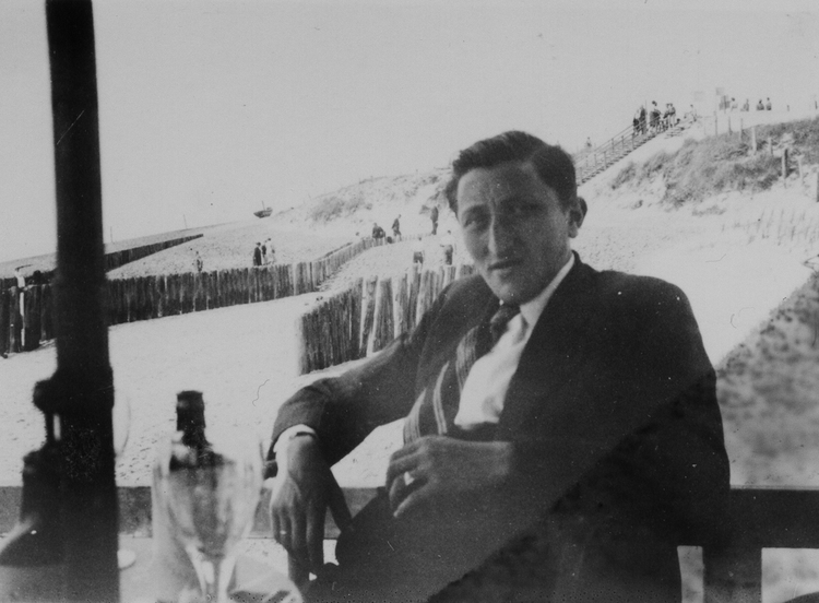 Augustus 1939 Op huwelijksreis.  Genieten van het goede leven.  Sigaar in de hand en wijn in de koeler  