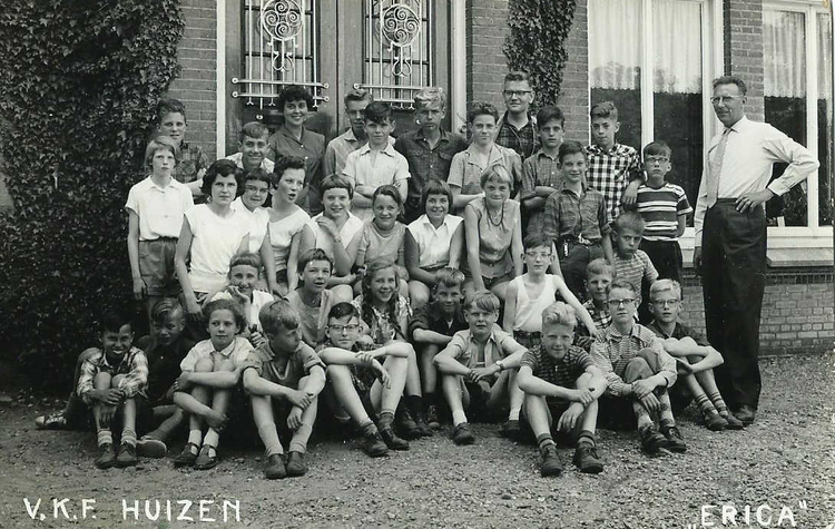 6e klas Hogewegschool 3 dg schoolreisje 1958  Foto: John Toxopeus  