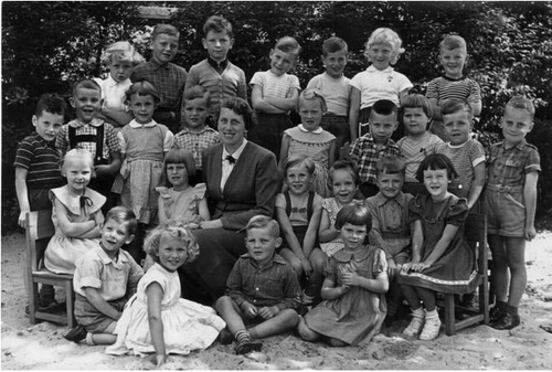 Openbare kleuterschool de Merel, lente 1956.  