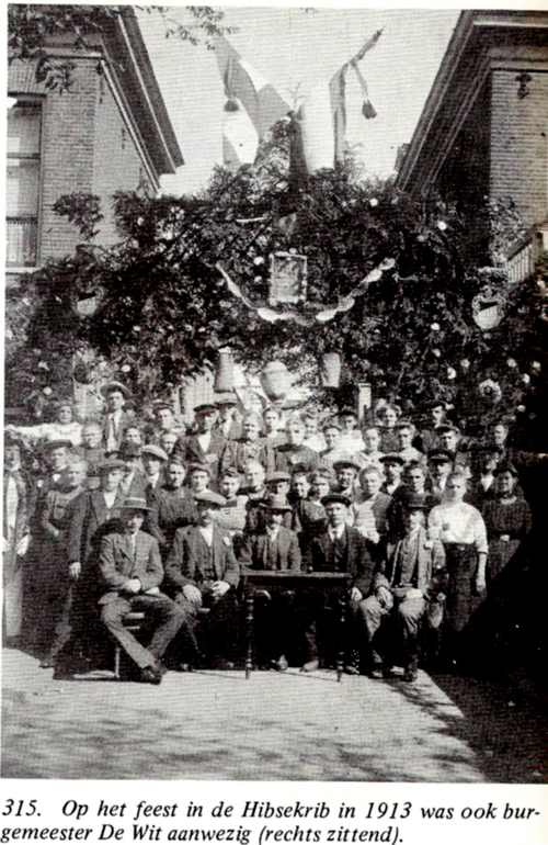 Feest in de Hibsekrib in 1913. Foto: Geheugen van Oost  