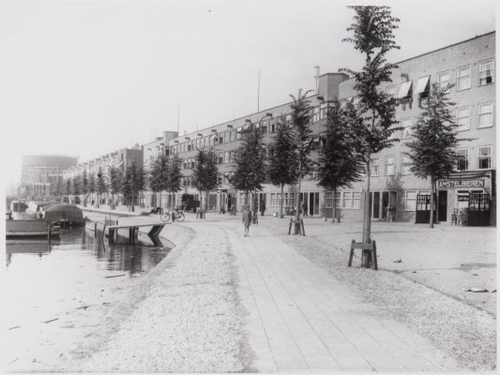 Het pontje aan de Valentijnkade (na 1928) Foto: Beeldbank Amsterdam  