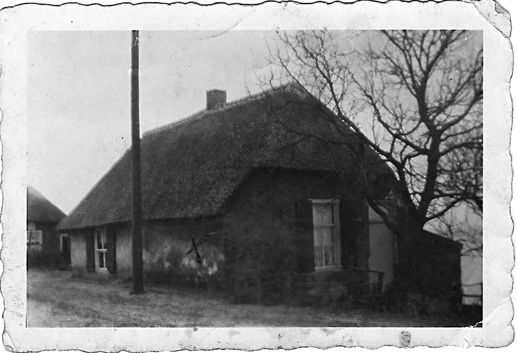 Het huisje van mijn overgrootouders aan de dijk in Vlijmen.   