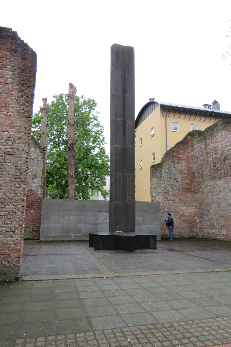 het monument  