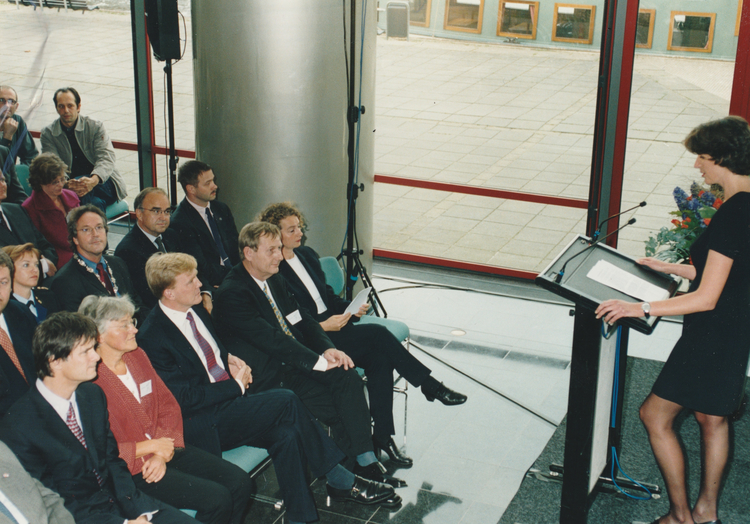 Opening Persmuseum 4 oktober 2001 Toespraak directeur Mariëtte Wolf. 