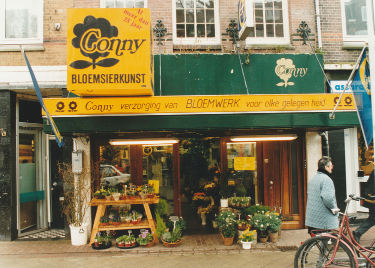 Conny Bloemsierkunst aan de Javastraat Maart 2000. 
