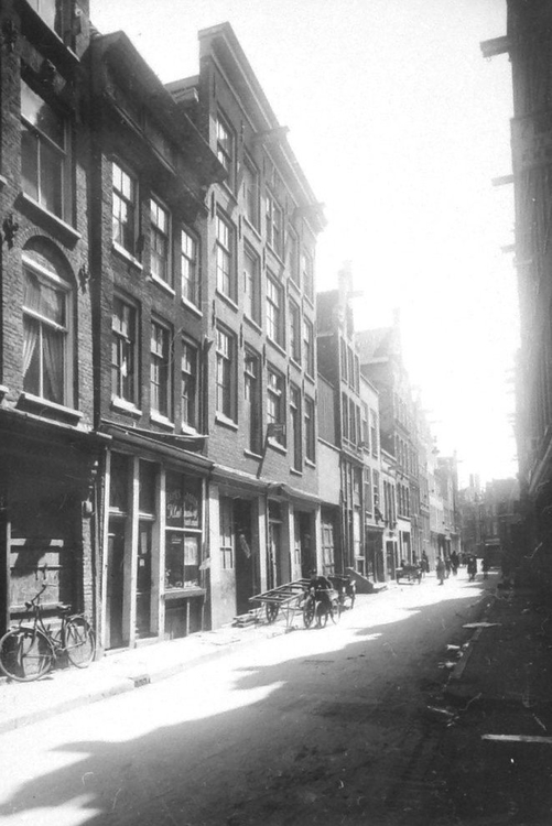 Dijkstraat 21-23 in het jaar 1941. Bron: Collectie Bureau Monumentenzorg: negatiefvellen, SAA.   