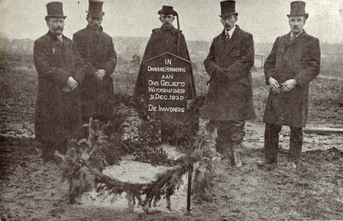 FOTO 11 Begrafenis Watergraafsmeer eind december 1920. Foto: J.H. Kruizinga - Watergraafsmeer. De geschiedenis van een polder.  