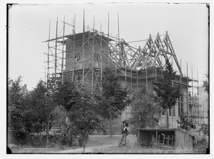 Bouw van schip en toren, nazomer 1892. Foto:Jacob Olie, afkomstig uit beeldbank stadsarchief  