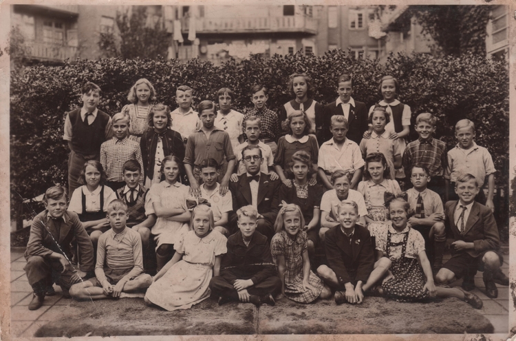 Groepsfoto Willem de Zwijgerschool rond 1936  