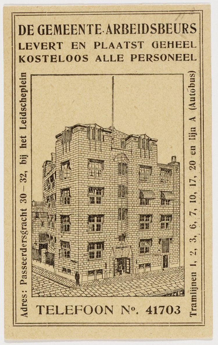 Passeerdersgracht 28-32 met de Gemeente Arbeidsbeurs, links ingang 2e Passeerdersdwarsstraat, ca. 1918. Bron: Beeldbank SAA.  
