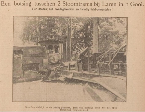 Foto van de botsing tussen 2 stoomtrams te Laren. Bron: Leidsch Dagblad van 8 augustus 1927  