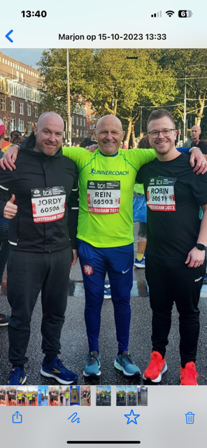 Rein Mulder Marathon Amsterdam 2023  8 K met zoons Rein Mulder liep als vader en opa Amsterdam Marathon met zoons en kunstknie 