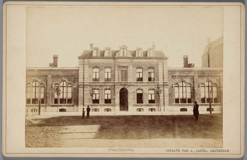 Het Emma Kinderziekenhuis, Sarphatistraat 102-104, ca. 1875, nu onderdeel van het Hyatt Regency Hotel - bron: Beeldbank Amsterdam  