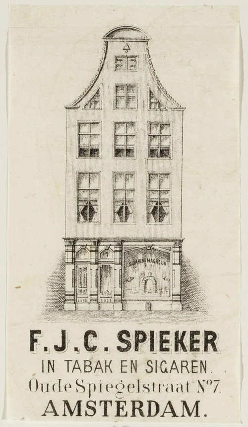 Sigarenzakje van tabakshandel F.J.C. Spieker, Oude Spiegelstraat No. 7, met afbeelding van het gehele pand. Bron: collecie Atlas Dreesman, ca. 1875 – 1900   