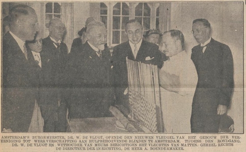 Foto van de opening van een nieuwe vleugel van het gebouw van de Vereeniging tot Werkverschaffing aan Hulpbehoevende Blinden, bron: De Standaard van 1 juni 1938  