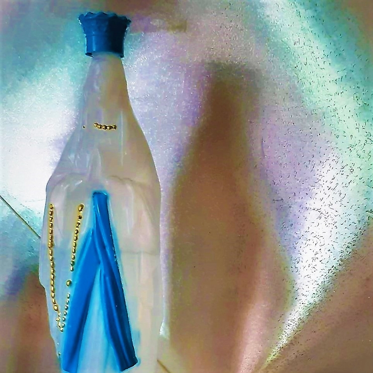 Madonna-flesje bronwater  