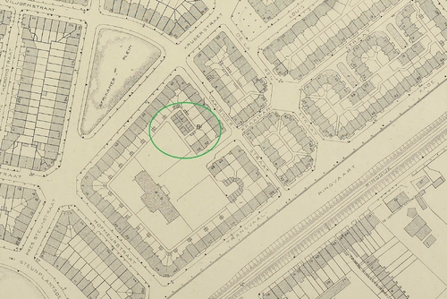 Garageboxen achter de woningen (groene cirkel) Kaart L6, 1:1000, met Kraaipanstraat en Vaalrivierstraat, bron: Dienst Openbare Werken, SAA 1912 – 1931  