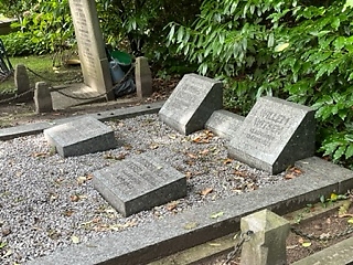 grafstenen van Breitner en Witsen, foto Carin te Hoonte  