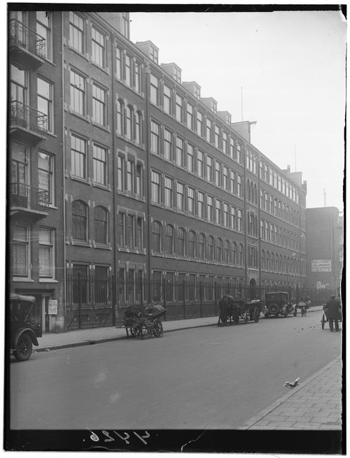 Foto van de Ruysdaelstraat 49. Diamantslijperij Firma Eduard van Dam uit ca. 1930. Bron: beeldbank SAA  
