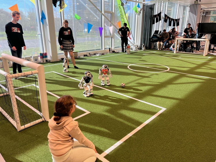 Voetbal door robots  