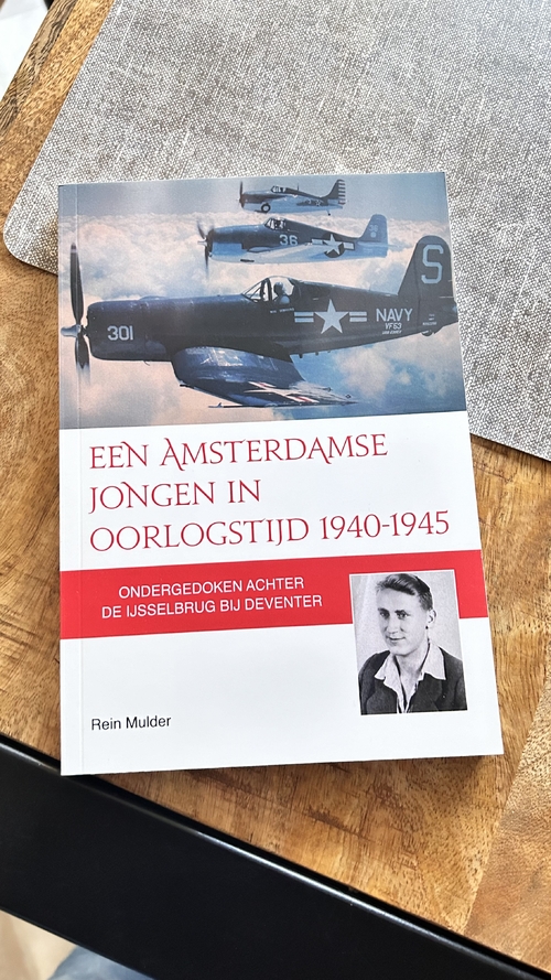 Gevonden memoires 2016 in boekvorm Laplacestraat 59 Rein Mulder sr 1940-1945 Watergraafsmeer de gevonden memoires  Rein Mulder 1927-2007 liet zijn memoires over 1940-1945 in Amsterdam Watergraafsmeer. 