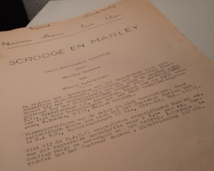 Het regieboek van Scrooge and Marley, uitgegeven door de Nederlandse Amateur Toneel Unie. eigen foto  