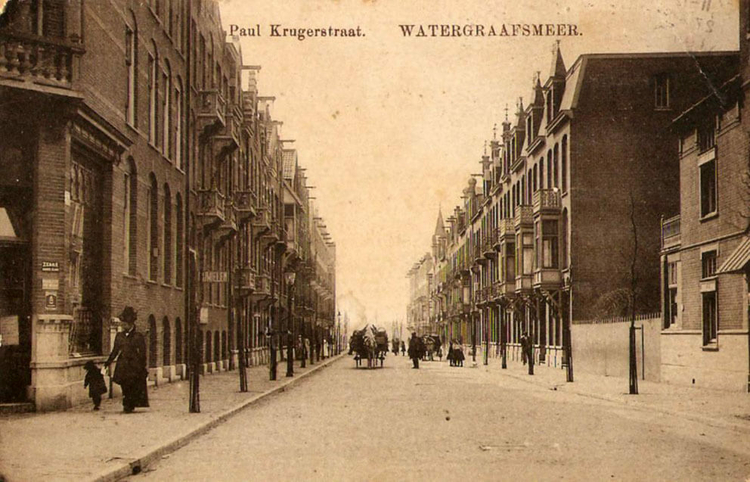 Prentbriefkaart van de Paul Krugerstraat in of rond 1910, bron: Vrienden van de Watergraafsmeer  