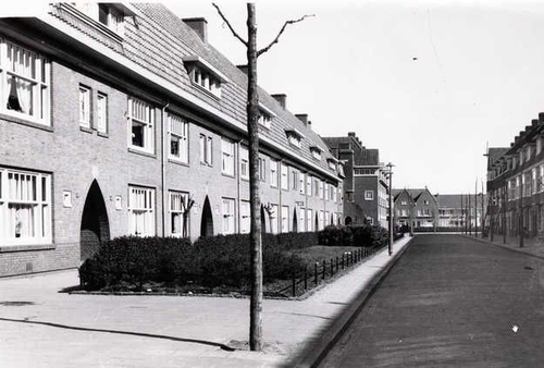 1940-1945 Rein Mulder Laplacestraat 59 de vlucht met invallen hongerwinter  