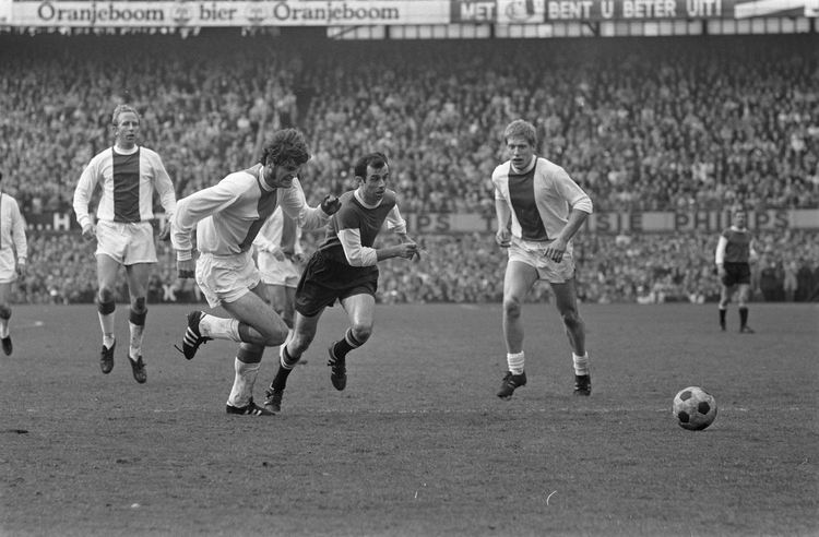 Barry Hulshof speelt voor Ajax. Foto Rob Mieremet. Bron: nationaal archief  