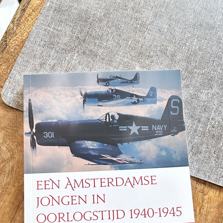 Nabij Producties uitgeverij  Rein Mulder een Amsterdamse jongen Watergraafsmeer 1940-1945 