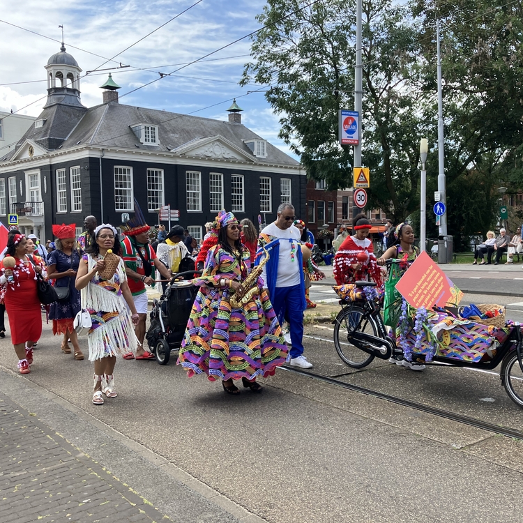 Bigi Spikri Linnaeusstraat  