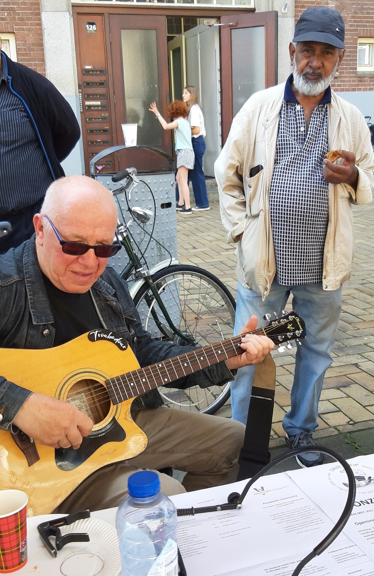 muziek in de Javastraat, foto P.Kropveld 2024  