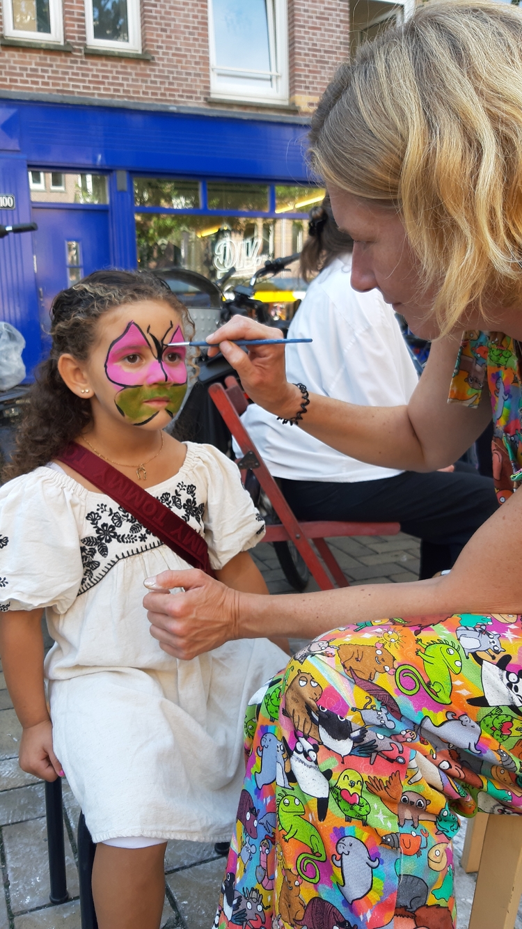 Schminken op Ind.Buurt festival 2024, foto R .Kropveld  